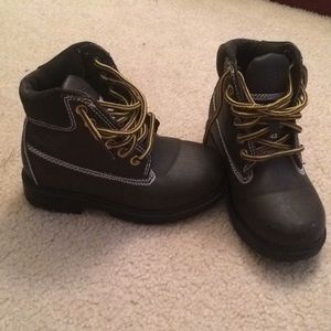 Boys insulated boots